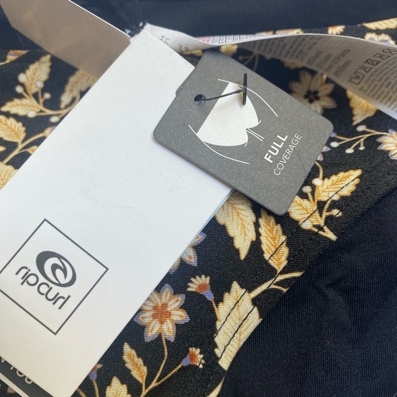 Rip Curl bikini set summer Looks Good on You 🌞👒 - Picture 9 of 12